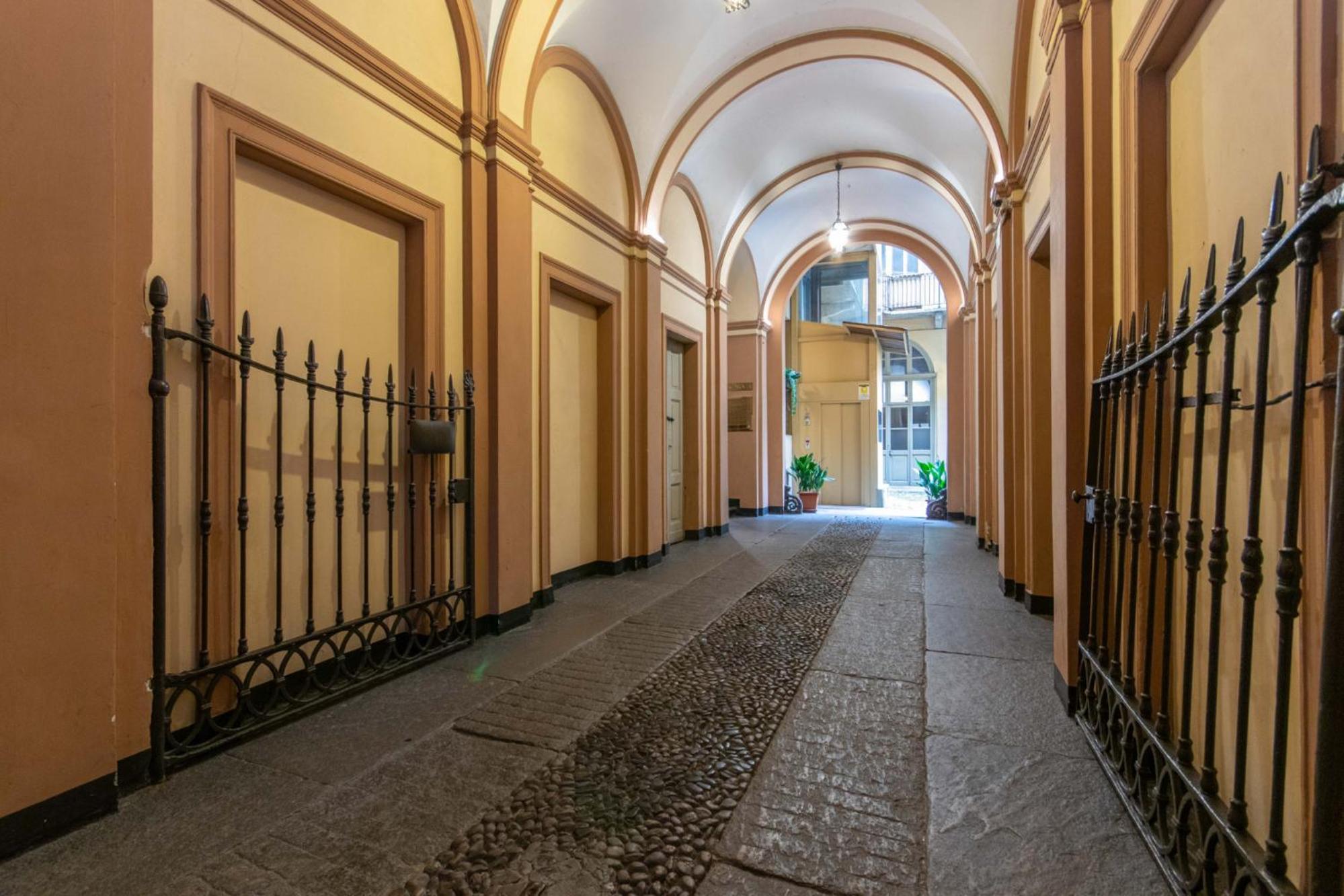 Apartment Quadrilatero District! Piazza Consolata Modern Loft